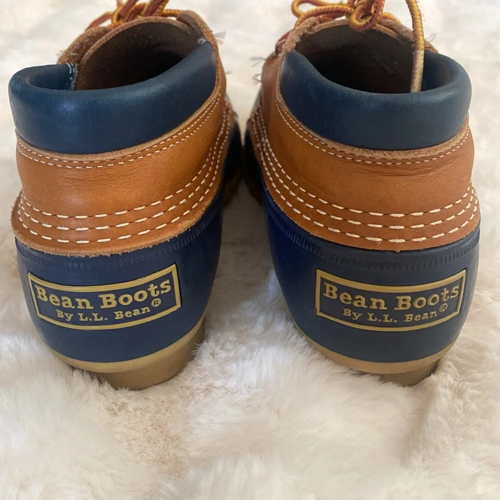 Women’s Navy and Brown Lace-Up Duck Shoes